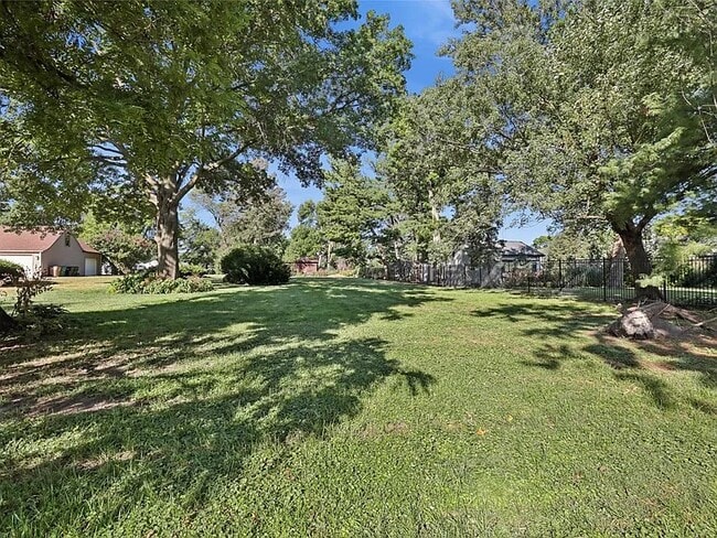 Building Photo - 1028 28th St