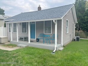 Building Photo - 511 14th Ave