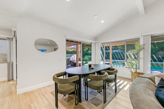 Building Photo - 45455 Crow Cir