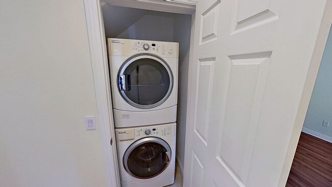 Building Photo - 415 W De La Guerra St