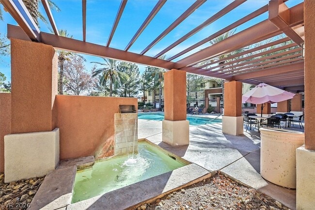 Building Photo - 908 Domnus Ln