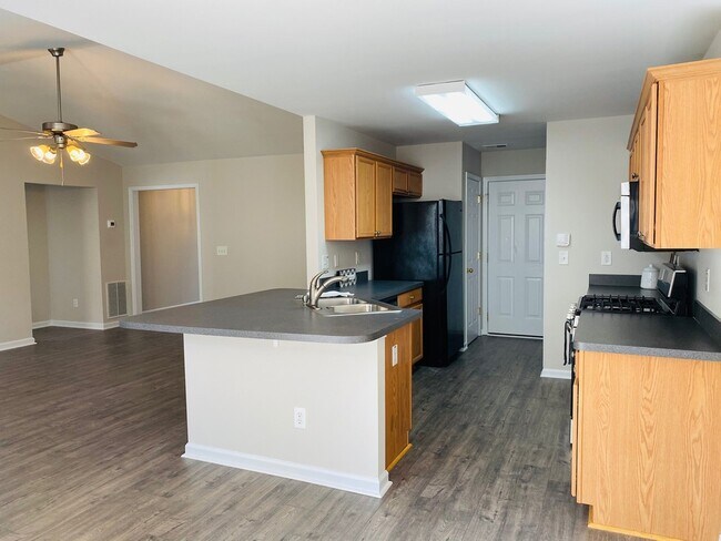 Building Photo - 302 Highland Falls Dr