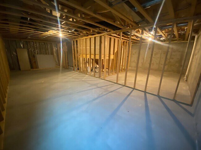 Building Photo - A RELAXING RETREAT - 3 bd/2.5 bath Twin Home for Rent