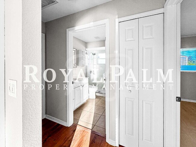 Building Photo - 326 SW 29th St