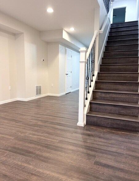 Building Photo - 1532 Holbrook St