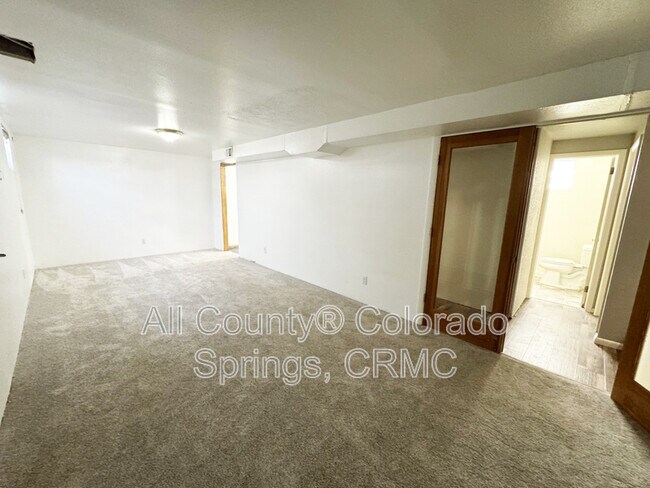 Building Photo - 2510 Ivanhoe Dr