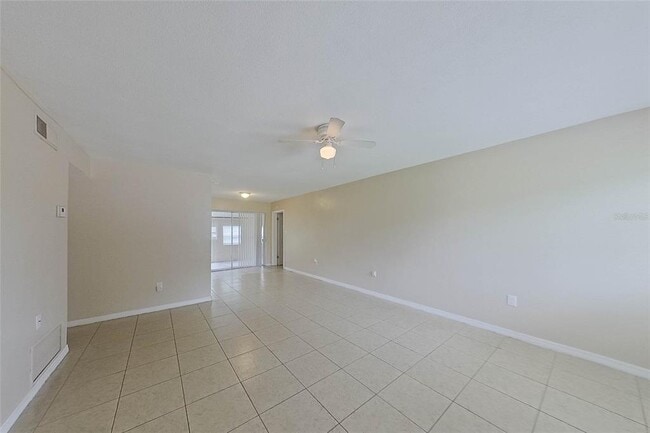 Building Photo - 2441 Healy Dr