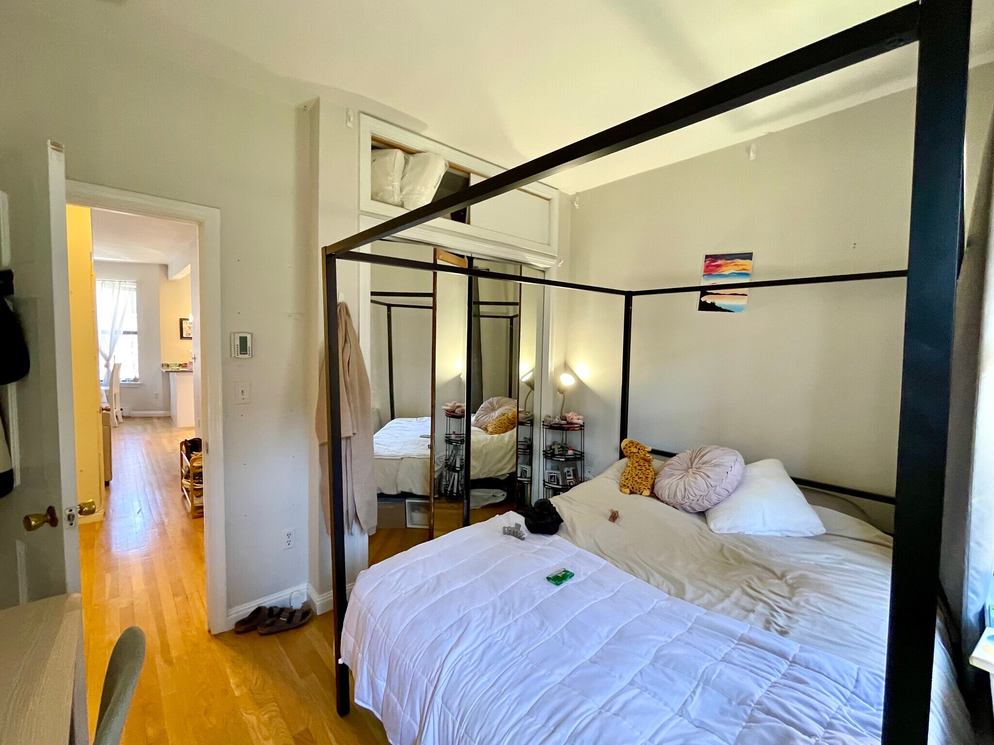 Building Photo - 33 Hanson St