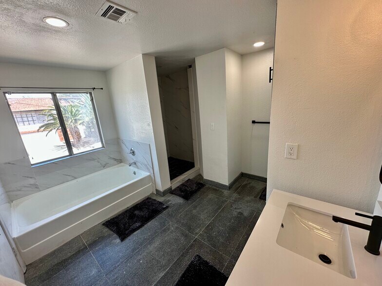 Building Photo - 4329 Murillo St