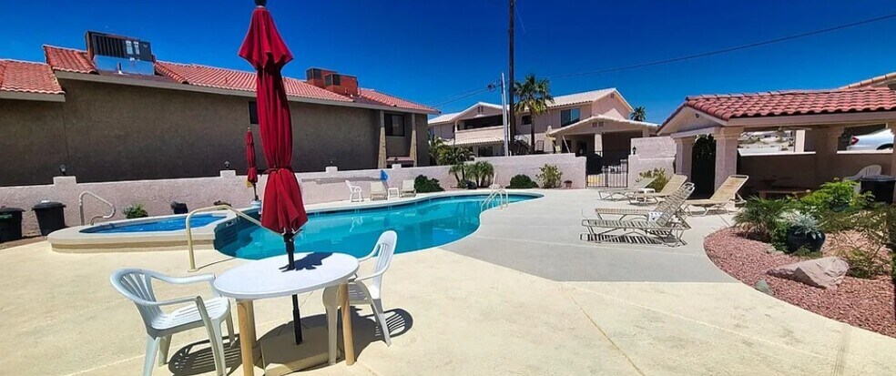 Pool - 2095 Mesquite Ave