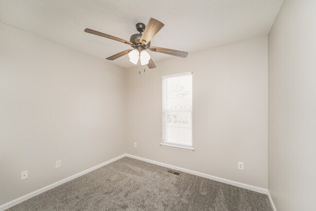 Building Photo - 8733 Cinnabay Dr