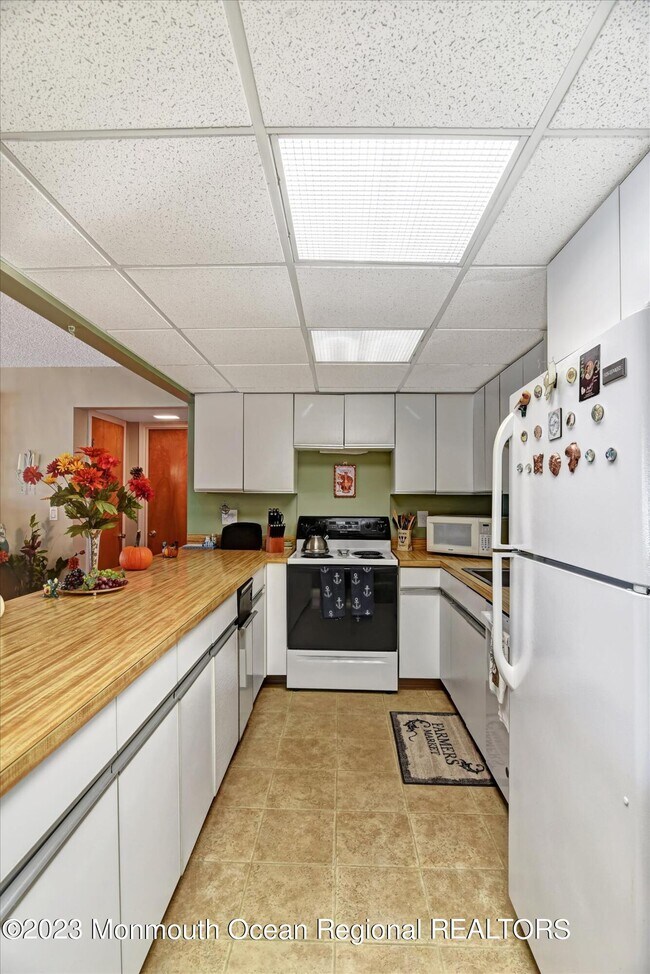 Building Photo - 77 E Water St