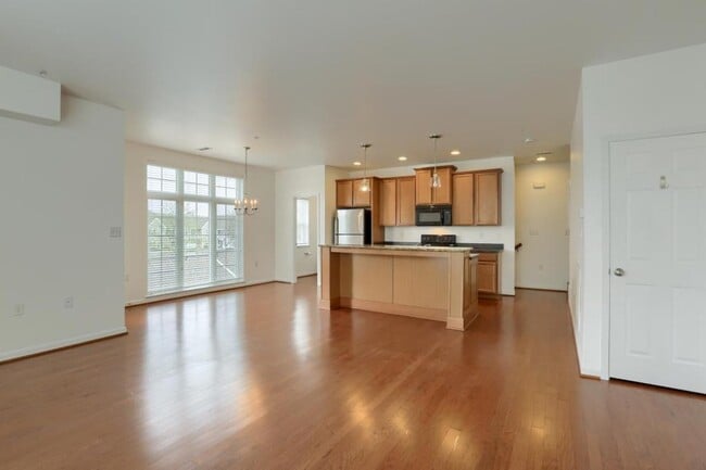 Building Photo - 3030 Meridian Cmns