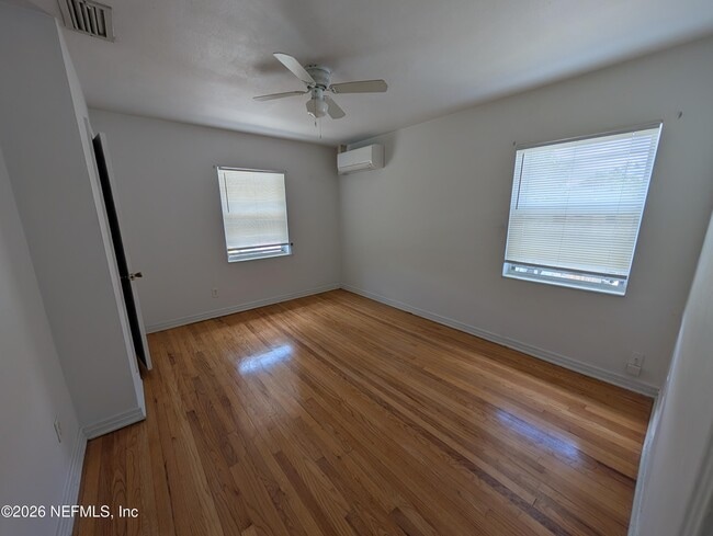 Building Photo - 2136 College St
