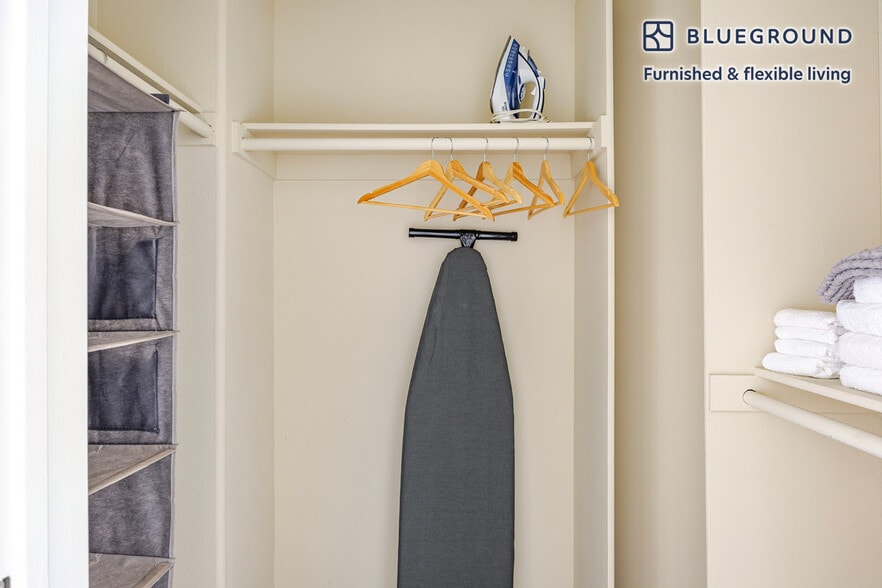 Building Photo - 5535 Westlawn Ave