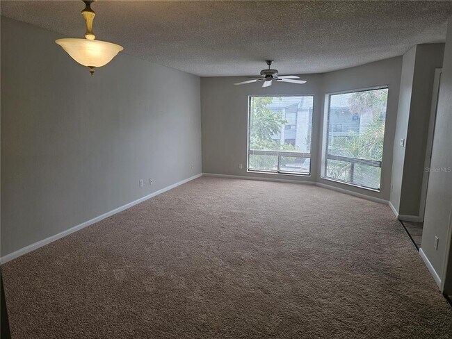 Building Photo - 4371 Aqua Vista Dr