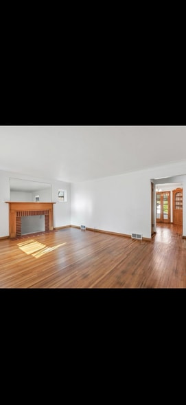 Building Photo - 3444 Saint Bernard Dr