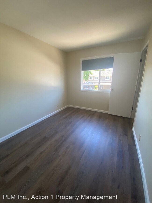 Building Photo - 2 br, 1.5 bath House - 3956 Lake TahoeTerrace