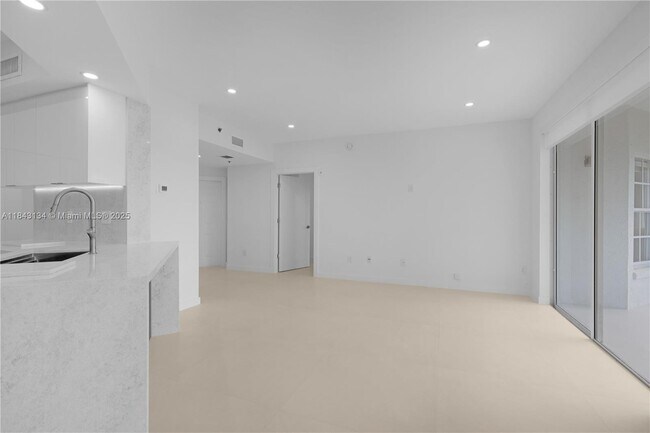 Building Photo - 3215 NE 184th St