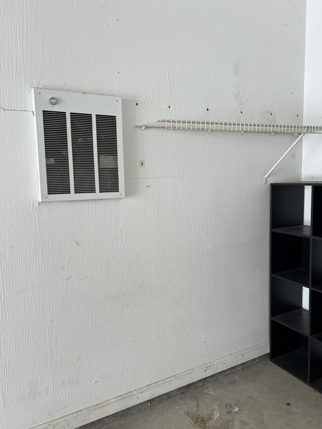 Building Photo - 36447 N Reserve Cir