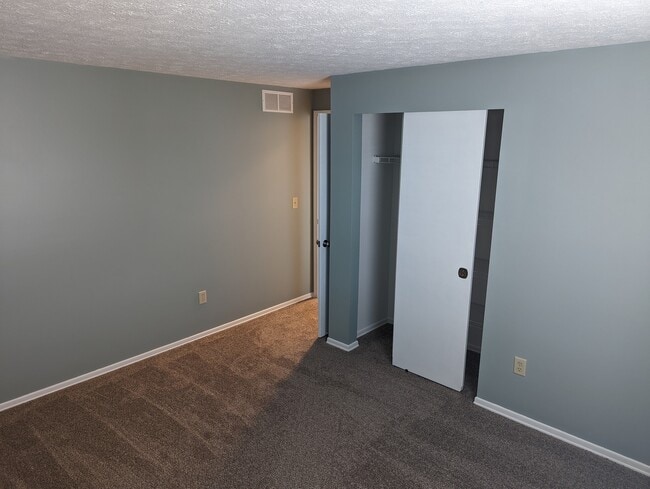 Building Photo - 440 Kennington Blvd