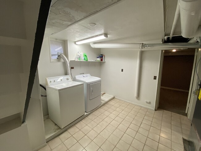 Building Photo - Charming Home in the Country Club Neighborhood!