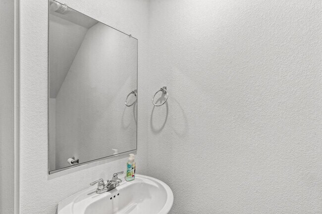 Building Photo - 889 Powell