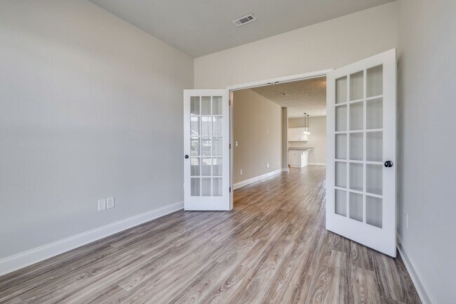 Building Photo - 340 Fox Haven Dr