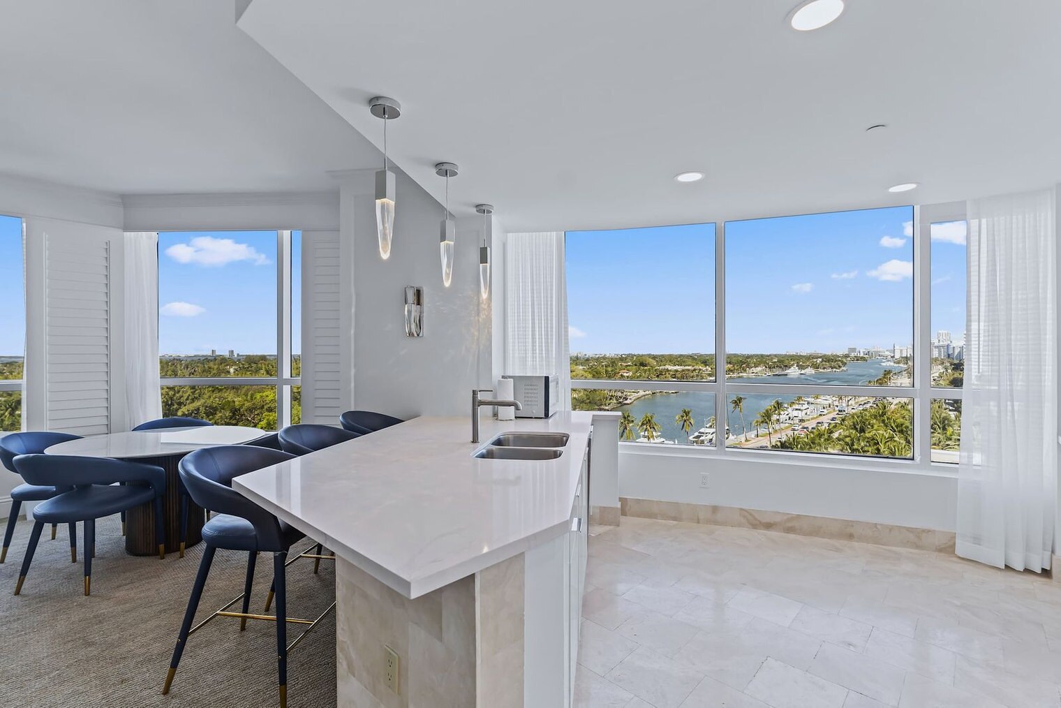 Building Photo - 4441 Collins Ave