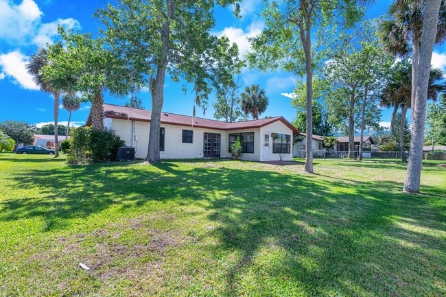 Building Photo - Spacious 2 Bedroom 2 Bath Home in Georgetowne