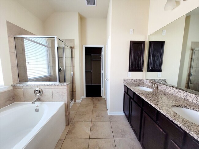 Building Photo - 9415 Harmony Lake Ln