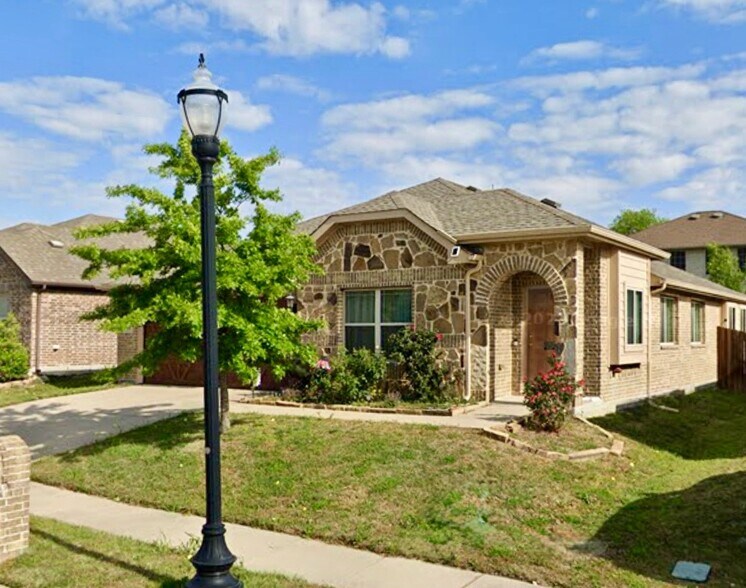 Building Photo - 443 Hayes St