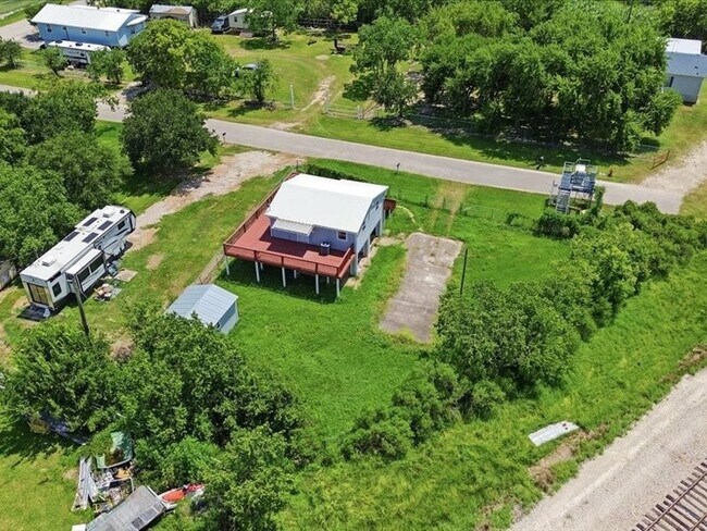 Building Photo - 4416 Thompson Ave