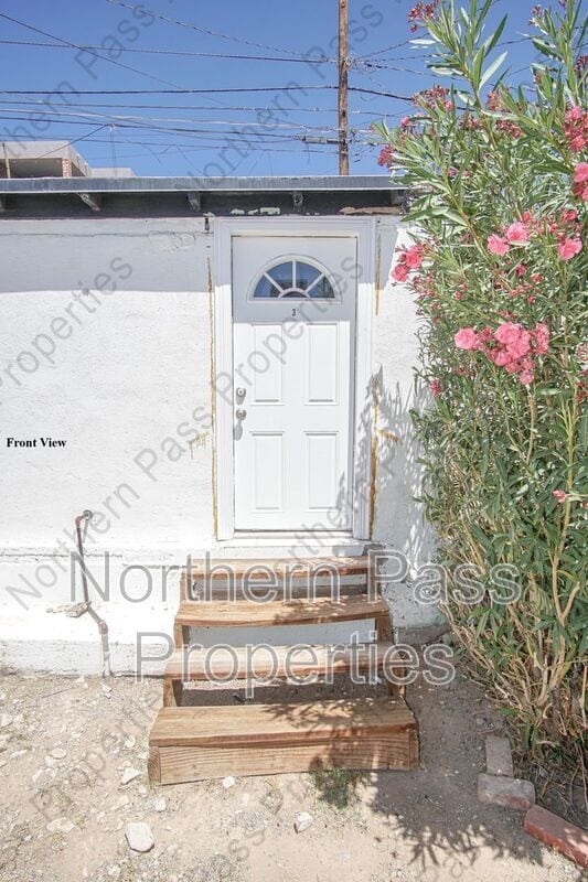 Building Photo - 2111 Portland Ave