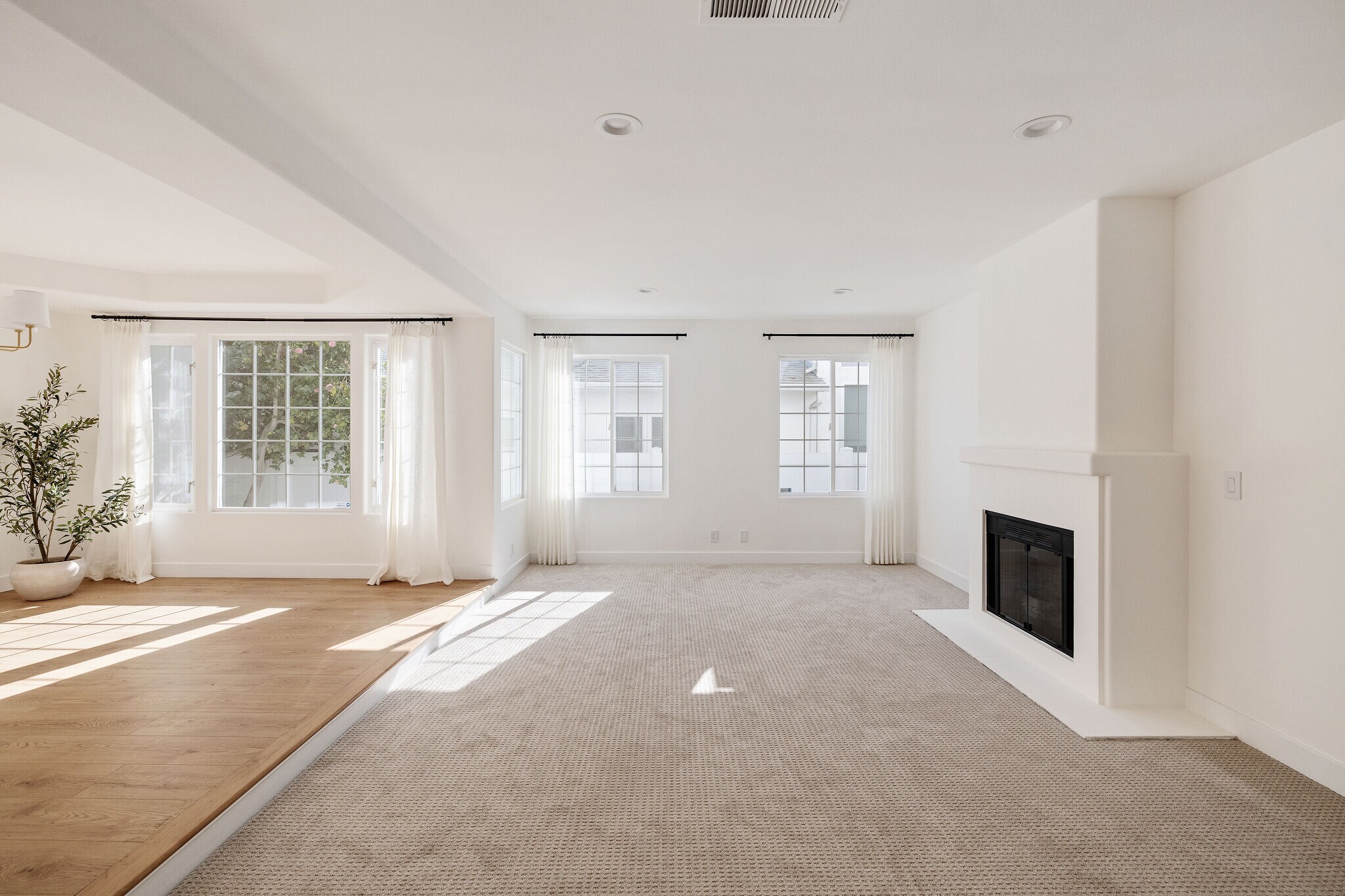 Building Photo - 1504 N Poinsettia Ave