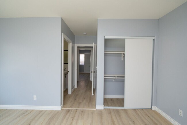 Building Photo - 16030Cent
