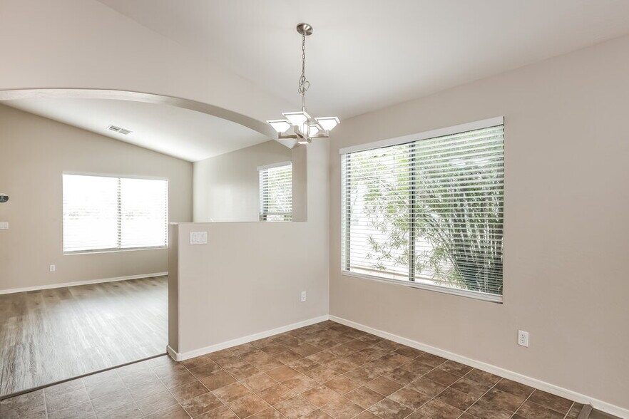 Building Photo - 14756 W Maui Ln