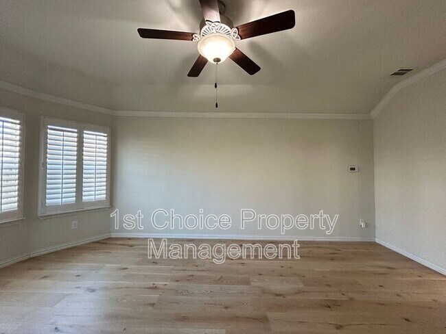 Building Photo - 952 Pinnacle Ridge Rd