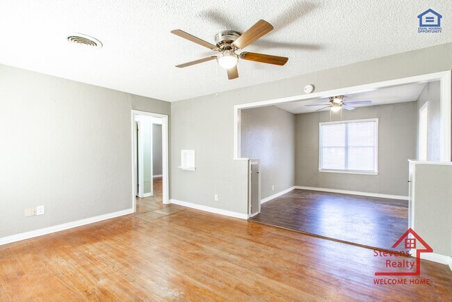 Building Photo - 2524 Prentice NW