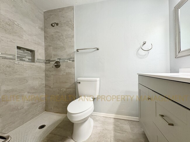 Building Photo - 7429 E 45th St