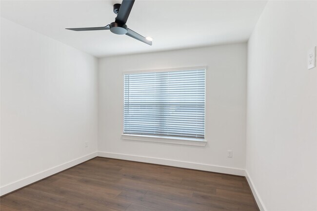 Building Photo - 2761 Sunny Briar Dr