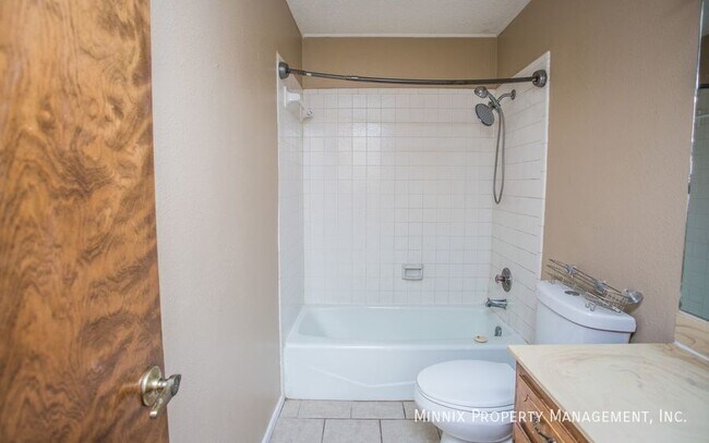 Building Photo - 4800 Dentcrest Dr