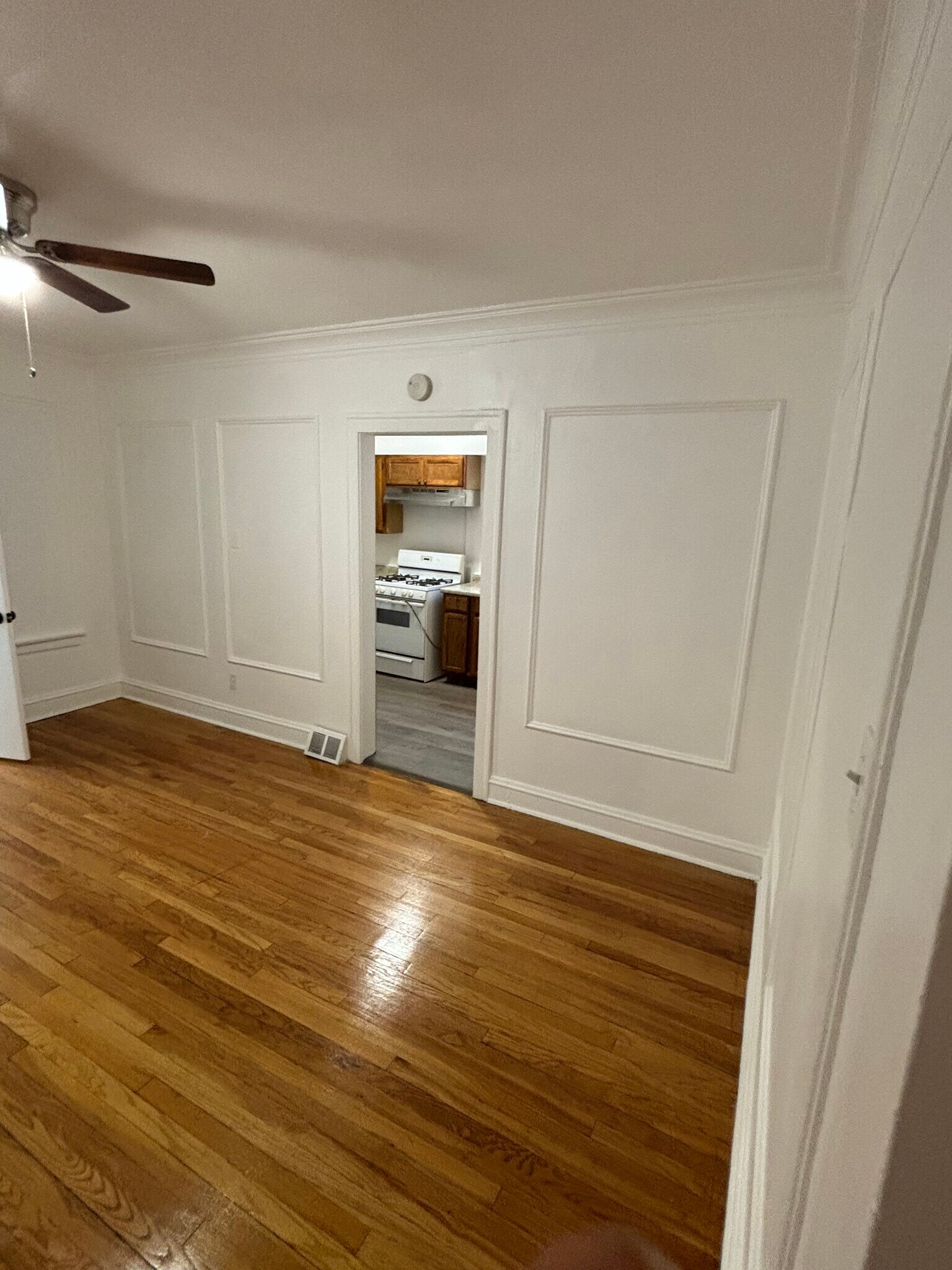 Building Photo - 7935 S Ellis Ave