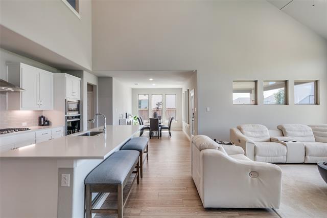 Building Photo - 352 Community Dr