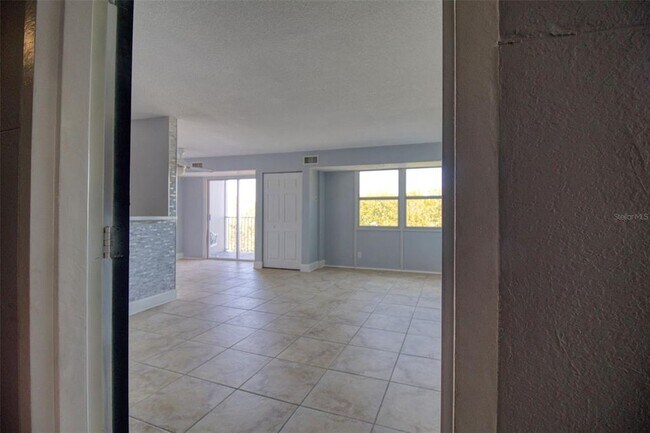 Building Photo - 3315 58th Ave S