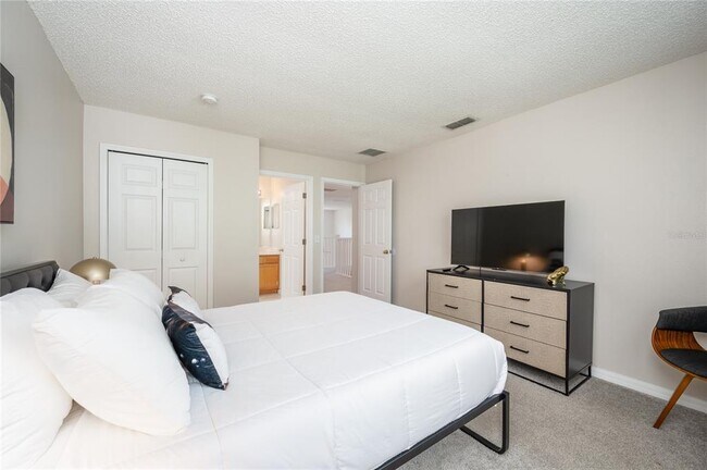 Building Photo - 8500 Sunrise Key Dr