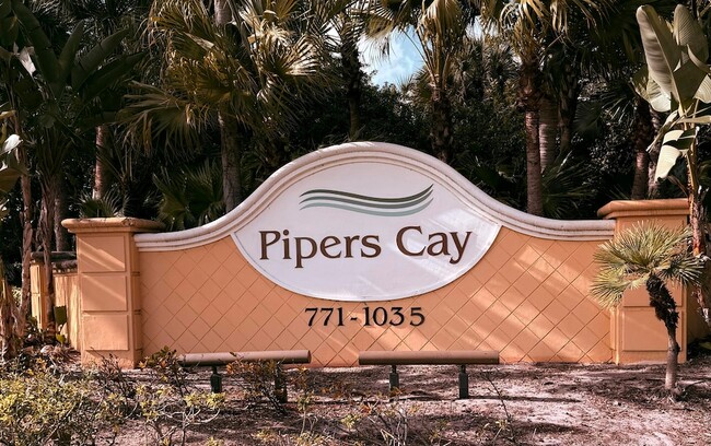 Building Photo - 779 Pipers Cay Dr