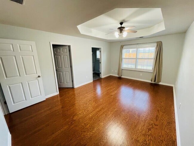 Building Photo - 2335 Gateview Ct
