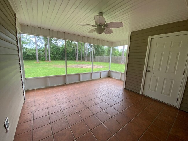 Building Photo - 5618 Emily Ln