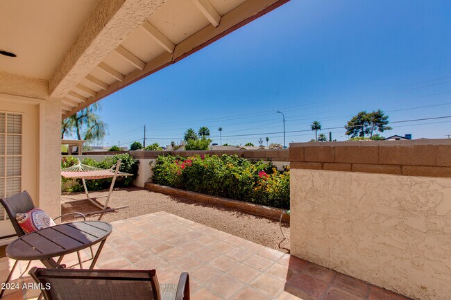 Building Photo - 2647 N Miller Rd